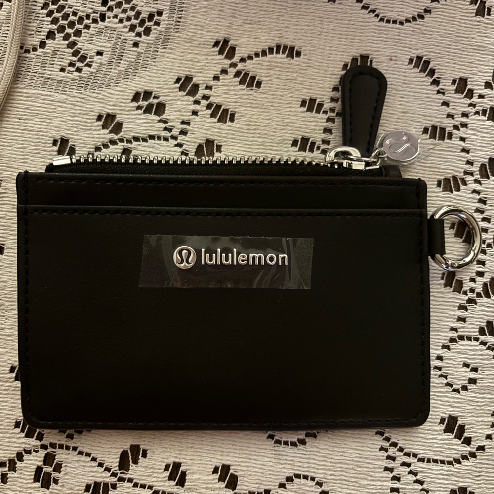 Lululemon Black Leather Alternative Card Case in black with silver hardware - Picture 7 of 9